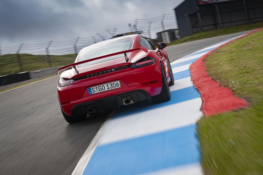  Porsche 718 Cayman GT4 (982C) 2019 года  (WW) (фото 31 из 190)
